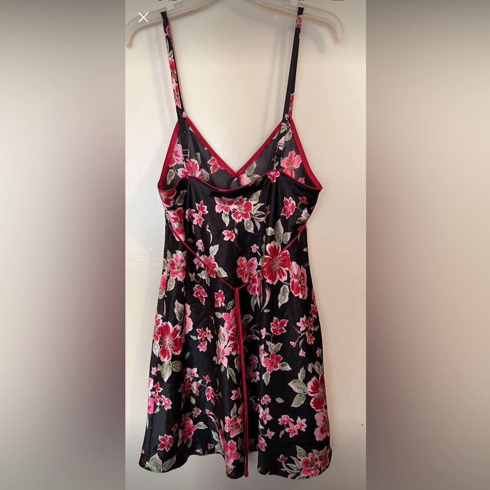 Adonna Floral Chemise 🔥🌹 - Picture 3 of 3